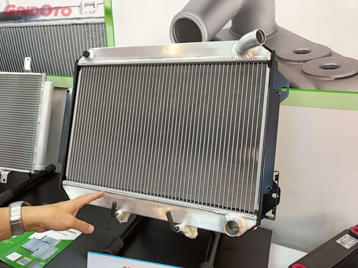 mobil matik, mobil bekas, radiator mobil, penyebab radiator mobil matic lebih mahal, radiator mobil matik, kenapa radiator mobil matik mahal, Ternyata Ini Sebabnya Radiator Mobil Matik Dijual Lebih Mahal