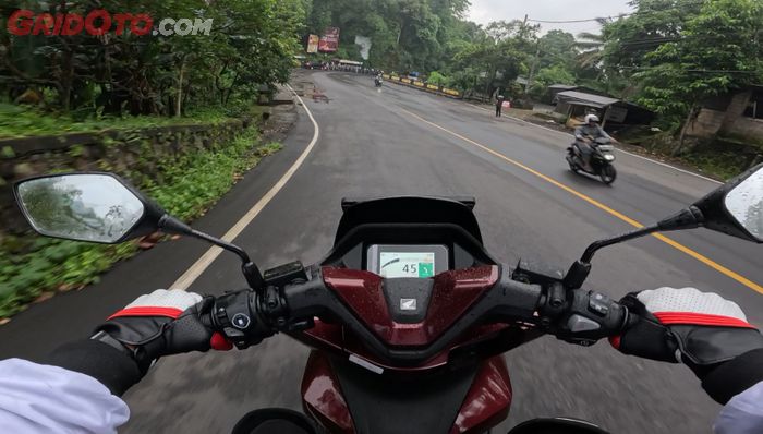 astra motor jateng, honda pcx 160, RoadSync, Harga Honda PCX 160, harga pcx 160 jateng, tipe honda pcx 160, Jangan Bingung, Simak Perbedaan 3 Tipe Honda PCX 160 dari CBS, ABS sampai RoadSync, Harga di Jateng Segini