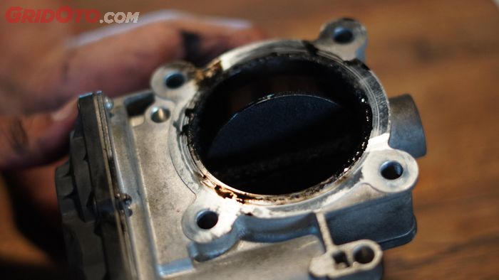 ac mobil, rpm drop saat ac hidup, Adi Jaya, Putaran Mesin Drop dan Bergetar Setelah AC Hidup? Ini Biang Keladinya