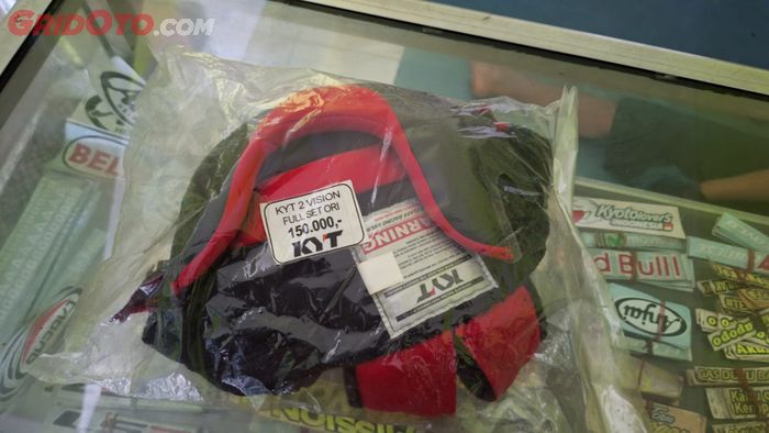 helm, helm motor, Busa Helm, Bengkel Helm Sawangan, Busa Helm Rusak atau Kempis Bisa Diganti, Harga Cuma Segini