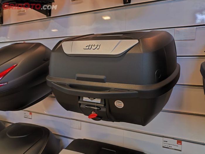 yamaha nmax, box givi, Box Motor, givi indonesia, Pasang Box di NMAX Cocok Buat Turing, Ini Pilihan dan Harganya