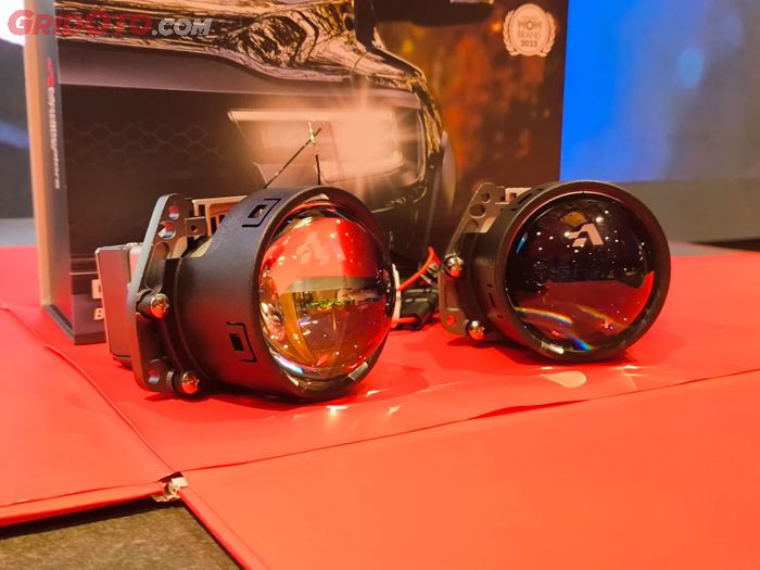 lampu mobil, autovision, autovision biled dakar carbon, lampu biled, Autovision Luncurkan Bi-LED Baru, Ubah Warna Lampu Cukup Sentuh Smartphone