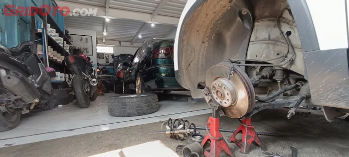 rem blong, blong, kampas rem aftermarket, kampas rem aus, Rem Blong Tiba-Tiba Waktu Macet? Bukan Hanya Karena Minyak Rem Habis!