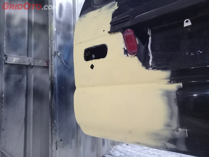 cat mobil, cat mobil baret, dempul bodi mobil, dempul mobil tebal, repaint body, Jangan Cat Ulang Bodi Mobil Kalau Dempulnya Asal, Ini Risikonya!