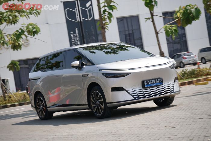 baterai, mobil listrik, XPeng, Xpeng X9, Tiga Varian XPENG X9, Beda Jenis Baterai Beda Juga Jarak Tempuhnya