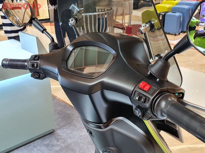 sprint, vespa, PT Piaggio Indonesia (PID), Vespa Sprint Tech, Canggih, Warna Speedometer Vespa Sprint Tech Bisa Berubah Otomatis