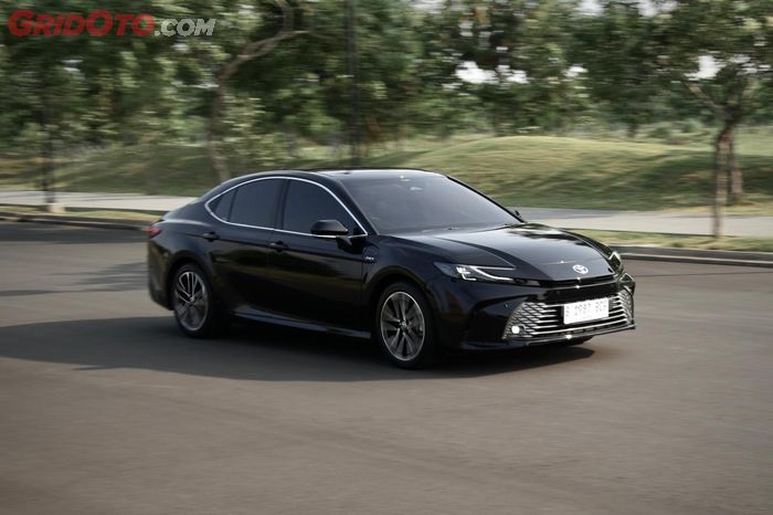 performa, toyota camry, honda accord, sedan hybrid, Duel Performa Sedan Hybrid Toyota Camry Vs Honda Accord, Ini Hasilnya