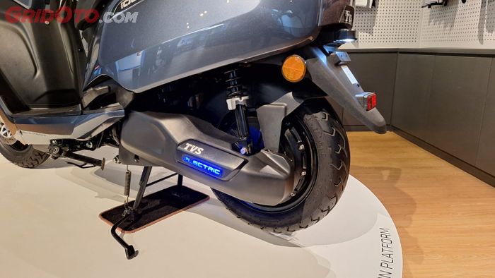 motor listrik, iQube S, TVS iQube S 2025, Harga Lebih Murah, Sejauh Ini Jarak Tempuh Motor Listrik TVS iQube S 2025