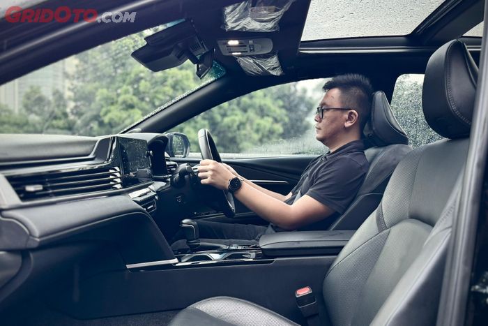 nyetir, toyota camry, Camry hybrid, toyota camry hybrid, Sensasi Berkendara Toyota Camry Hybrid, Layak Untuk Nyetir Sendiri