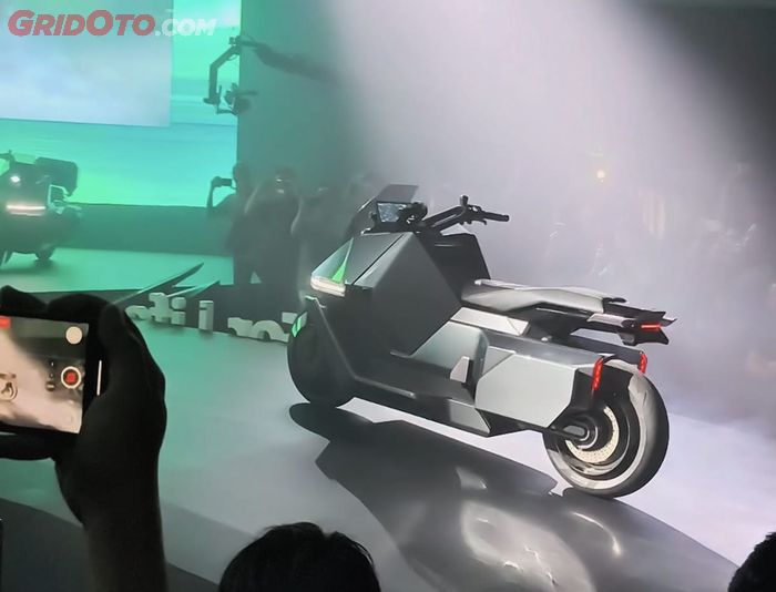 motor listrik, autonomous, Motor listrik omoway, Omoway, OMOWAY Kenalkan Motor Listrik Buatannya, Pakai AI Bisa Jalan Sendiri