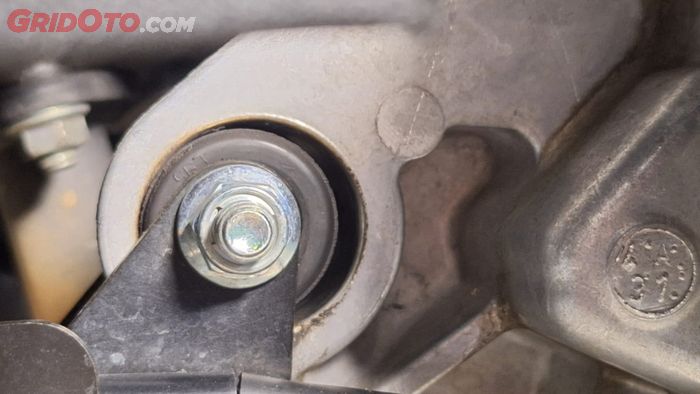 motor matic, engine mounting, engine mounting motor matik, penyebab engine mounting motor matic ada celahnya, penyebab engine mounting ada celahnya, Ini Sebabnya di Engine Mounting Motor Matic Ada Sedikit Celahnya