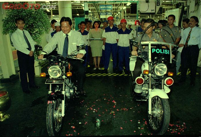 Indonesia, Nostalgia, sepeda motor, thunder, suzuki GSX 250, Segini Harga Suzuki GSX 250 Thunder Pas Diluncurkan di Indonesia