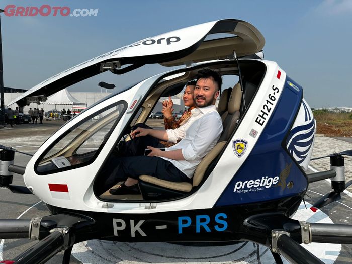 Indonesia, raffi ahmad, taksi terbang, Rudy Salim, Ehang 216-S, Perdana Bawa Penumpang, Segini Harga Taksi Terbang Ehang 216-S