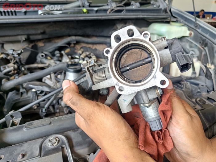 sensor, debu, kotor, filter udara, throttle body, Cegah Mesin Mobil Loyo, Bersihkan Throttle Body Setiap Segini