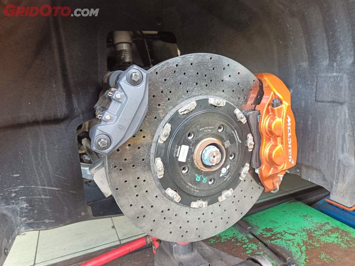 panas, pengereman, cakram, keausan, ketebalan, Cakram Mobil Sudah Enggak Bisa Dipakai Lagi Kalau Sudah Setipis Ini