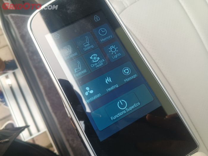 mewah, interior, hiace, modifikasi interior, custom interior, Ubah Interior Toyota Hiace Jadi Mewah, Kisaran Harganya Segini!