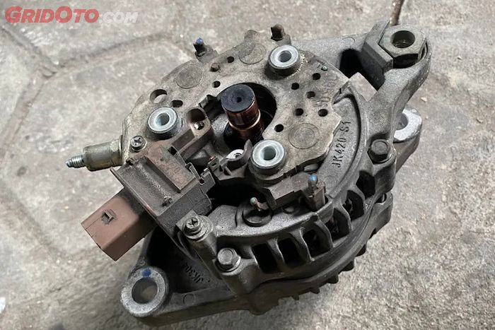 mobil, dinamo, starter, dinamo starter, dinamo starter mobil, Ternyata Kebiasaan Ini yang Bisa Bikin Dinamo Starter Rusak!