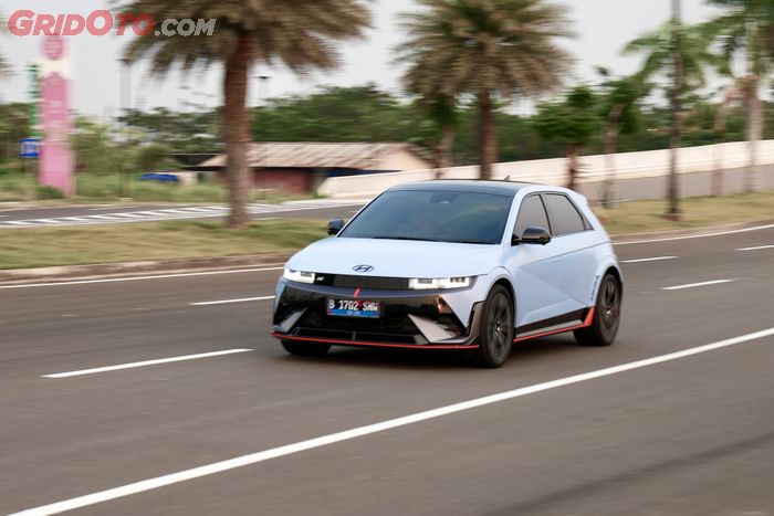 Hyundai, Ferrari, ferrari roma, Hyundai IONIQ 5 N, Jika Adu Performa, Ferrari Roma Masih Kalah Sama Hyundai IONIQ 5 N