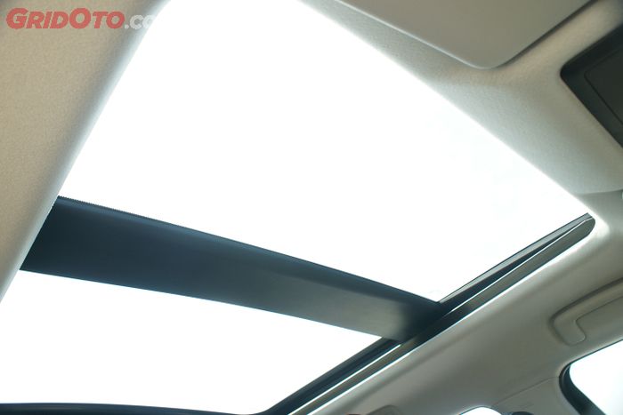 mitsubishi, mobil baru, cara buka, panoramic sunroof, Mitsubishi Destinator, Cara Buka Panoramic Sunroof Mitsubishi Destinator, Bisa Lewat Layar