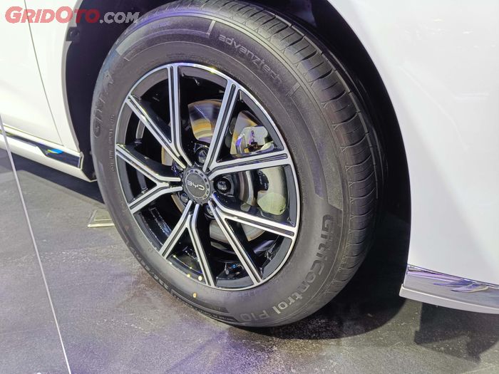 mobil listrik, tekanan angin, Kaki-kaki, wheel alignment, Tips Sederhana Bikin Ban Mobil Mobil Listrik Biar Enggak Gampang Rusak