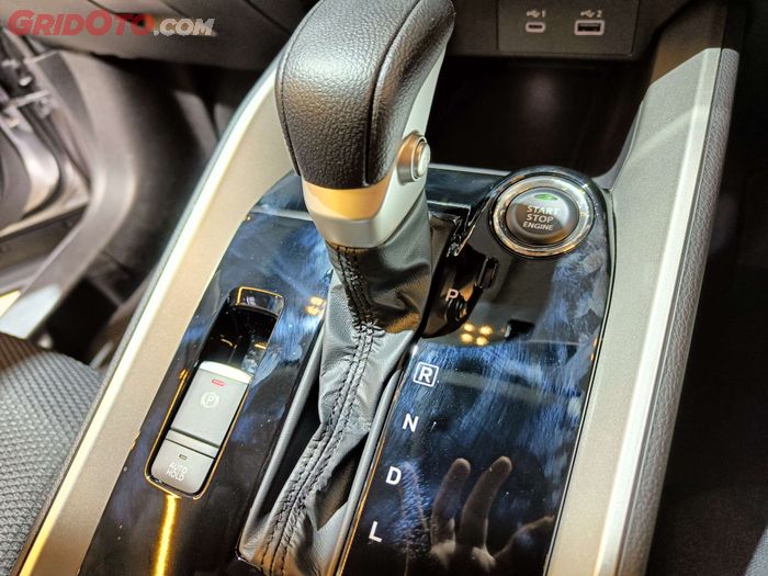 fitur, harga, tuas transmisi, GIIAS 2025, Mitsubishi Destinator, Drive sport, Baru Tahu, Ini Fungsi tombol DS di Transmisi Mitsubishi Destinator