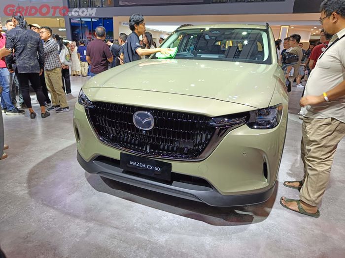 harga, ade rai, mazda indonesia, mazda cx-60, Mazda CX-60 Pro, GIIAS 2025, Terkenal Sebagai Loyalis Mazda, Ade Rai Juga Beli CX-60 Sport