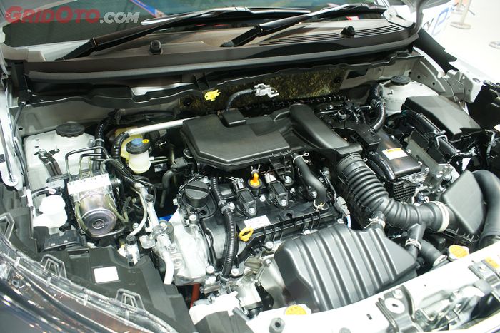 daihatsu, kap mesin, daihatsu rocky, Daihatsu Rocky Hybrid, GIIAS 2025, Buka Kap Mesin, Daihatsu Rocky Hybrid Banyak Beda Dengan Rocky 1.2