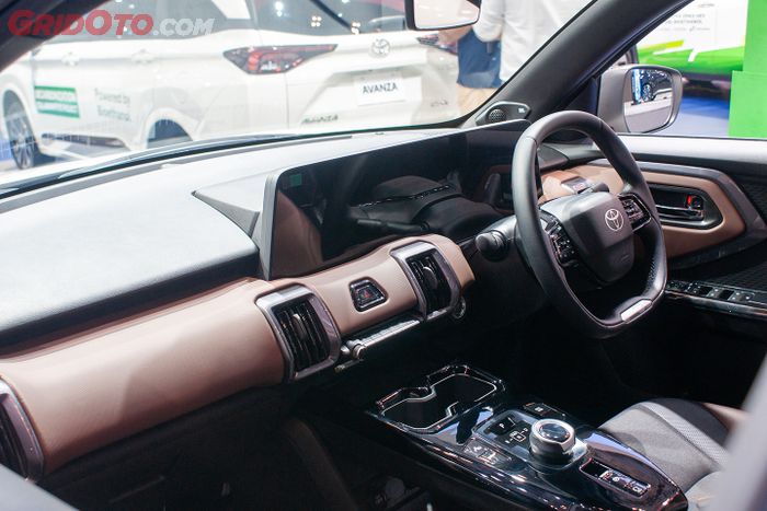 toyota, mobil baru, GIIAS 2025, Suzuki e Vitara, Toyota Urban Cruiser, Mengintip Detail Toyota Urban Cruiser EV, BEV Keren Toyota-Suzuki