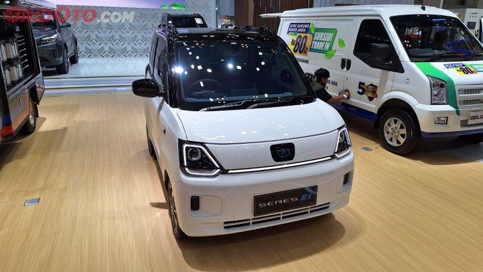 DFSK, Mobil Listrik Murah, SereS, Seres E1, GIIAS 2025, Habiskan Stok NIK 2024, Harga Mobil Listrik Seres E1 jadi Semurah Ini