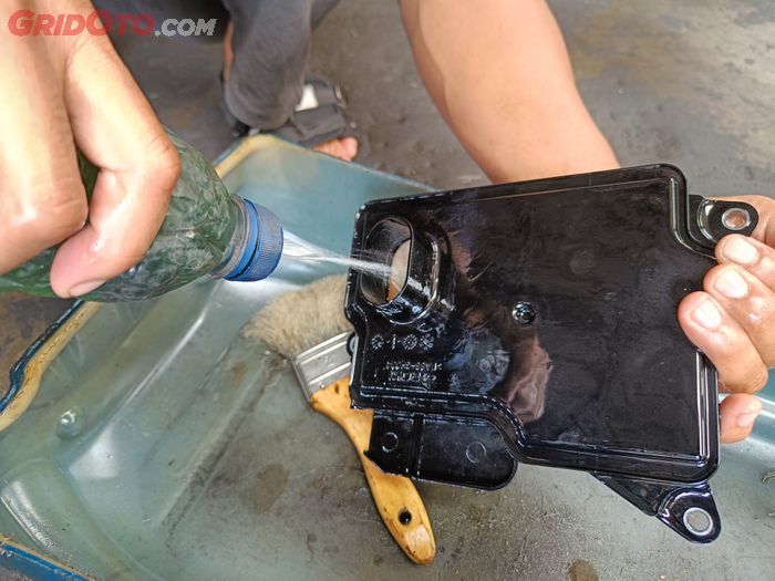filter, transmisi matic, body valve, endapan, Biar Transmisi Mobil Matik Awet, Bersihkan Filternya Setiap Segini