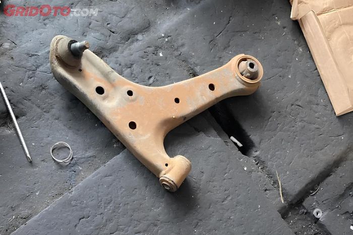 mobil, suspensi, Kaki-kaki, bushing arm, Harus Tahu, Kenali Fungsi dan Tips Merawat Bushing Arm Suspensi Mobil