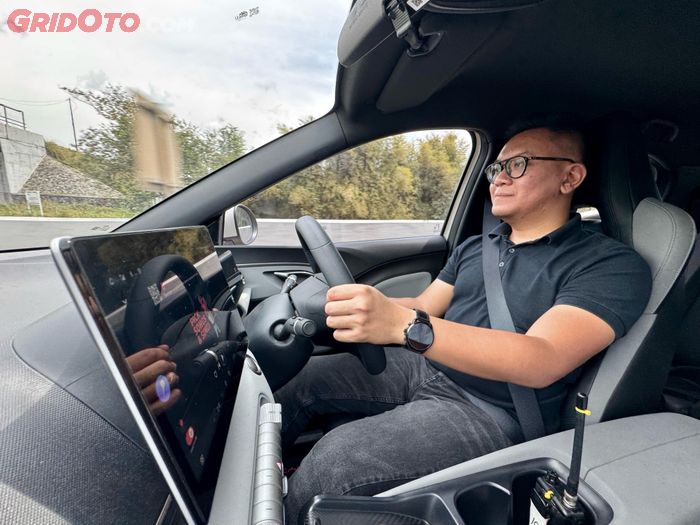 posisi mengemudi, Telescopic Steering, BYD Atto 1, Tanpa Telescopic Steering Posisi Nyetir BYD Atto 1 Dynamic Tetap Enak?