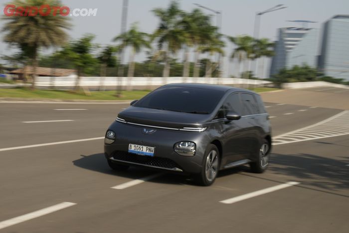 wuling, Wuling Cloud EV, Cloud EV, Lewat Beragam Kondisi Jalan, Baterai Wuling Cloud EV Cukup Irit