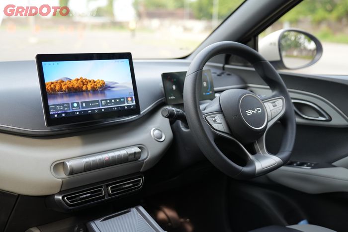 fitur, mobil listrik, Mobil LCGC, BYD Atto 1, Atto 1, Harga Beda Tipis Sama LCGC, Tapi BYD Atto 1 Unggul Di Fitur Ini