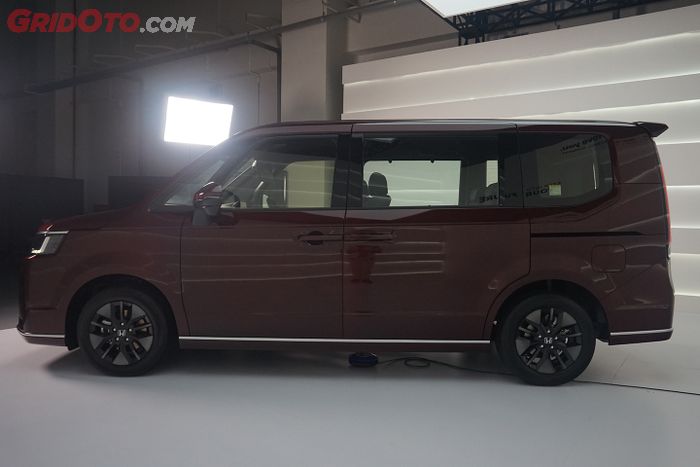 mobil baru, eksterior, honda, honda step wgn, first impresion, Honda Step WGN Hybrid Punya Tampilan Ganteng, Ada Fitur Uniknya Lho