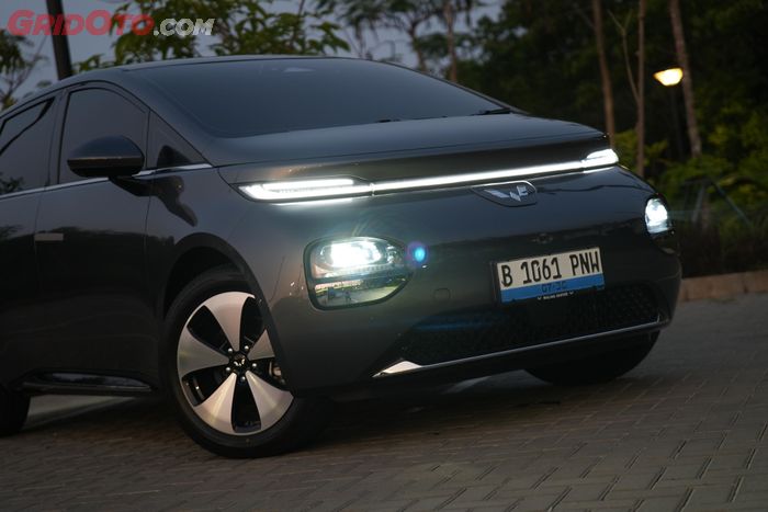 fitur, wuling, Wuling Cloud EV, Cloud EV, Ada Yang Canggih Di Lampu Wuling Cloud EV, Bantu Banget Di Malam Hari