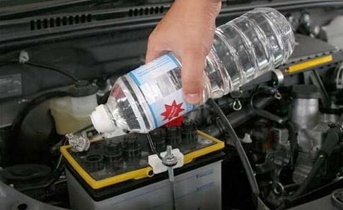 aki motor, aki kering, aki basah, aki mobil, aki mf, Lebih Awet Aki Kering Atau Basah? Ahli Ungkap Fakta dan Alasannya