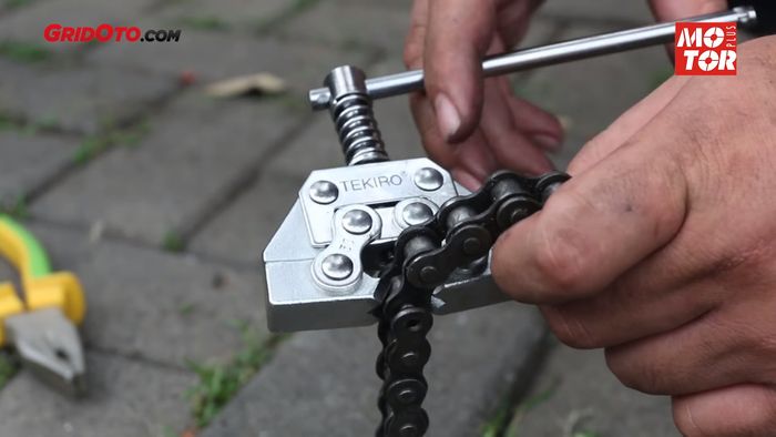 rantai motor, motor bekas, potong rantai motor, kenapa rantai tidak boleh dipotong, rantai motor jangan dipotong, Ternyata Ini Sebabnya Rantai Motor Bekas Yang Kendur Jangan Dipotong