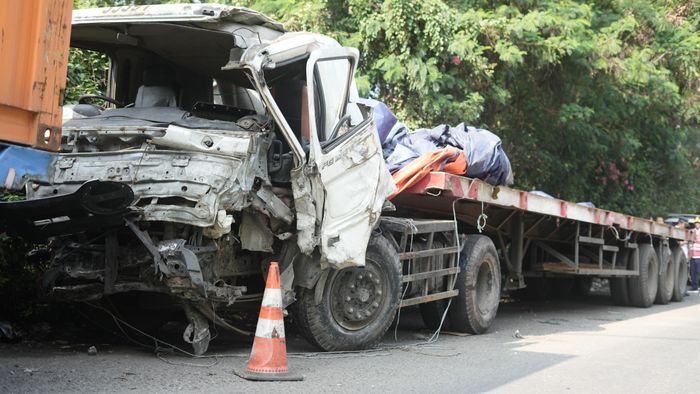 tol cipularang, kecelakaan beruntun tol Cipularang, tol cipularang km 92, Ini yang Dimaksud Jackknifing, Penyebab Tubrukan Beruntun Tol Cipularang KM 92