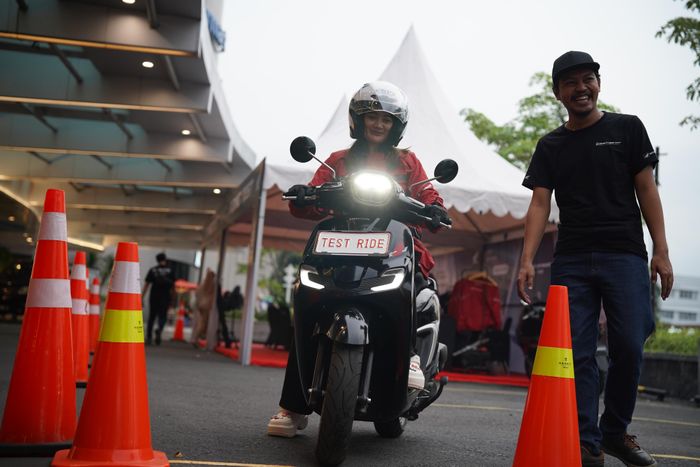 motor honda, astra motor jateng, promo motor honda, Inden motor Honda, honda pcx 160, Stok Ada Segini, Beli Motor Honda Selama Pameran HPMD di Solobaru Unit Bisa Langsung Dibawa Pulang