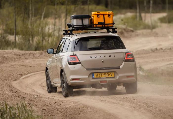 belanda, suzuki, hatchback, suzuki swift, Suzuki Swift AllGrip FX, Suzuki Swift Baru Punya Jiwa Petualang, Sistem Penggeraknya Cocok Buat Main Tanah