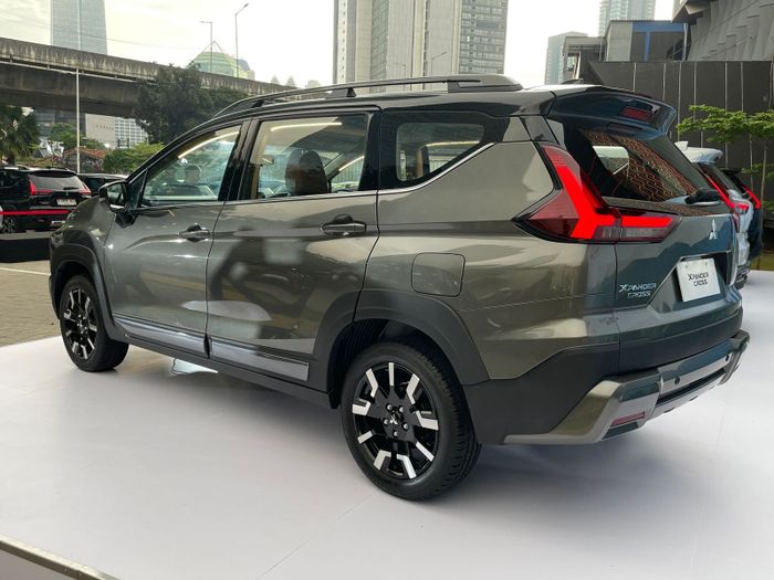 mitsubishi, xpander, mitsubishi xpander, Xpander Cross, Mitsubishi Xpander Cross, Xpander Cross 2025 Baru Saja Diluncurkan, Apa Saja Ubahannya?