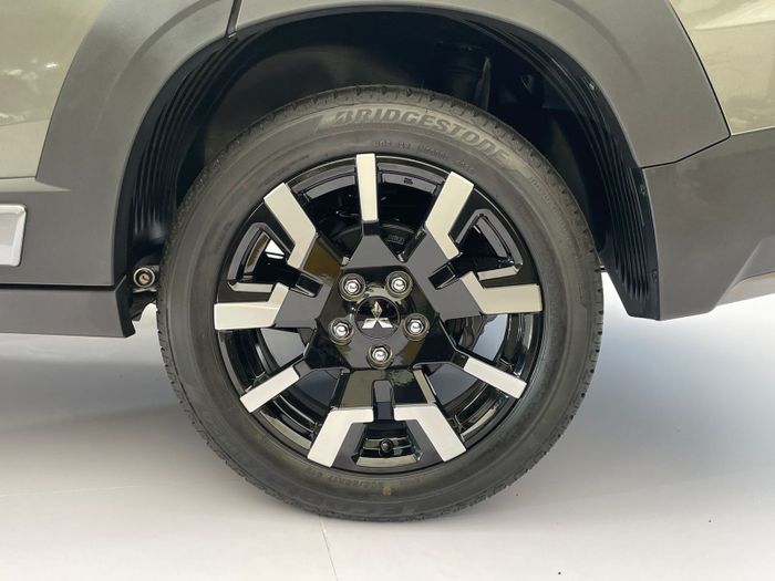 mitsubishi, xpander, mitsubishi xpander, Xpander Cross, Mitsubishi Xpander Cross, Xpander Cross 2025 Baru Saja Diluncurkan, Apa Saja Ubahannya?