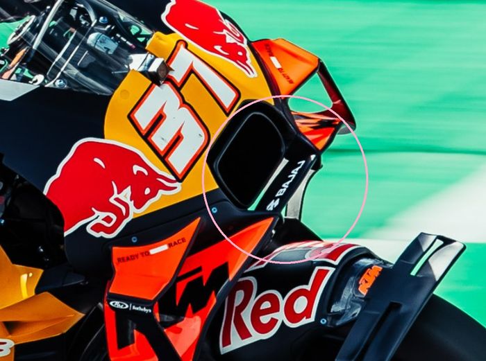 MotoGP, bajaj, ktm rc16, Logo Malaikat Penyelamat KTM Diam-diam Sudah Muncul di MotoGP Inggris 2025