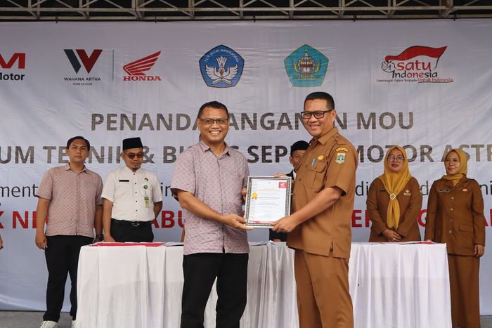honda, Astra Honda Motor (AHM), Wahana Makmur Sejati (WMS), uji kompetensi, Jalin Kerja Sama, AHM dan WMS Resmikan SMK Negeri 3 Kab. Tangerang Sebagai SMK TUK