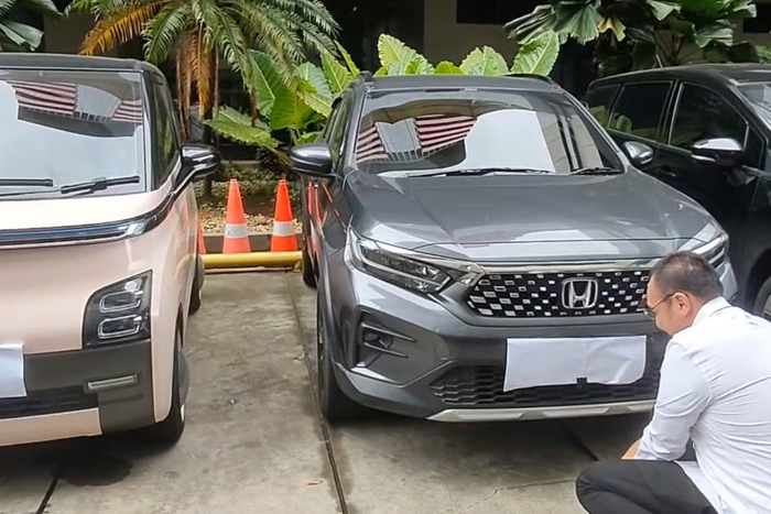 Kijang Innova, honda wr-v, BMW Z3, Kemenaker, Korupsi Izin TKA, BMW Z3, Innova Sampai WR-V Pegawai Kemenaker Dikirim ke Rupbasan, 11 Mobil dan Dua Motor