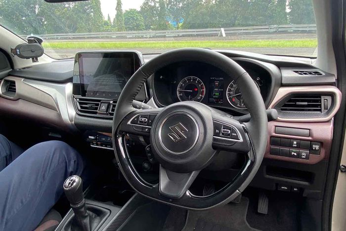 mobil baru, fitur, suzuki, Suzuki Fronx, Suzuki Fronx GX, Gak Sampai Rp 300 Juta, Suzuki Fronx GX Punya Fitur Apa Saja?