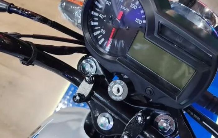 kolombia, motor baru, suzuki thunder 125, suzuki ax4, Motor Baru Suzuki Ini Mirip Keluaran Tahun 1990-an, Tapi Fiturnya Sudah Canggih