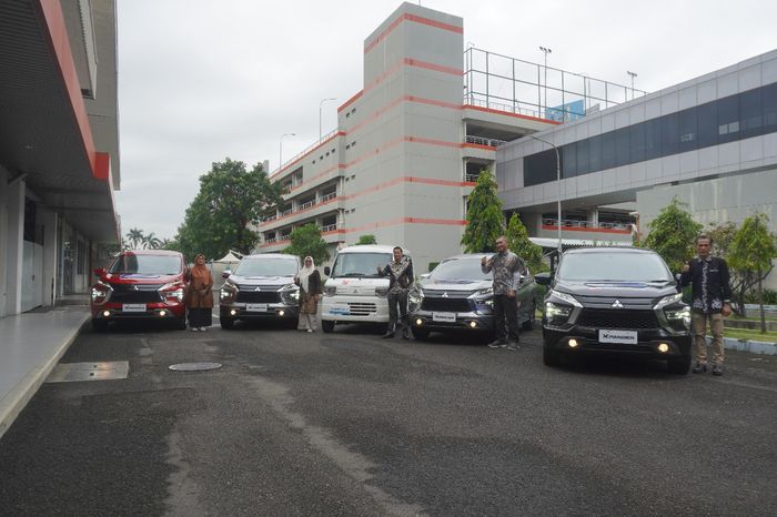 xpander, Xpander Cross, Mitsubishi L100 EV, Mitsubishi Motors Education Program, CSR Mitsubishi, Mitsubishi Kasih Cuma-cuma 10 Mobil ke SMK Jurusan TKR, Xpander, Xpander Cross dan L100 EV