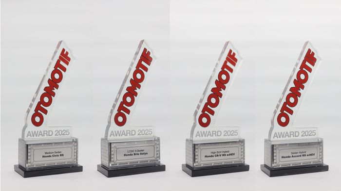 honda brio satya, mobil hybrid Honda, honda cr-v rs e:HEV, All New Honda Accord RS e:HEV, Otomotif award 2025, Dua Mobil Hybrid Honda Ini Kantongi Penghargaan OTOMOTIF Award 2025